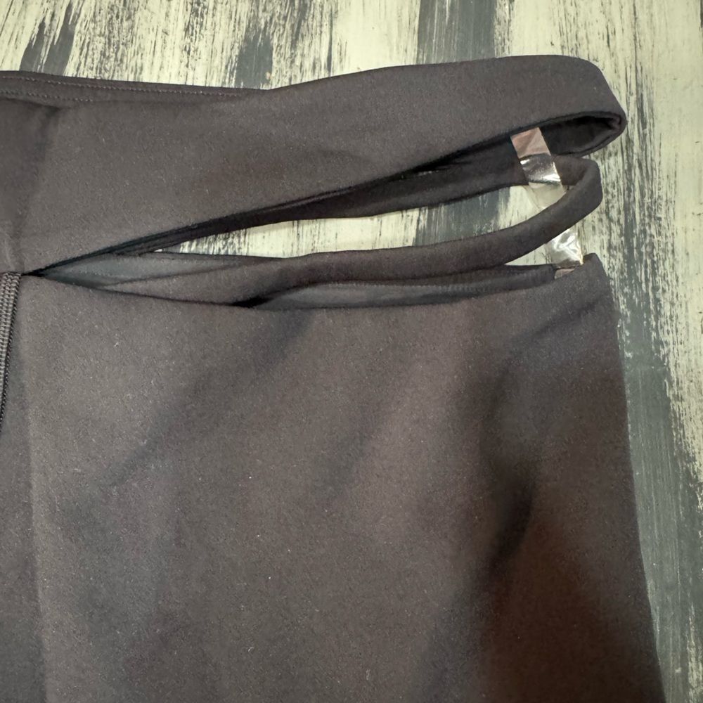 Lululemon Cut-Out Waist High-Rise Train Tight 25" in Black - Picture 5 of 13